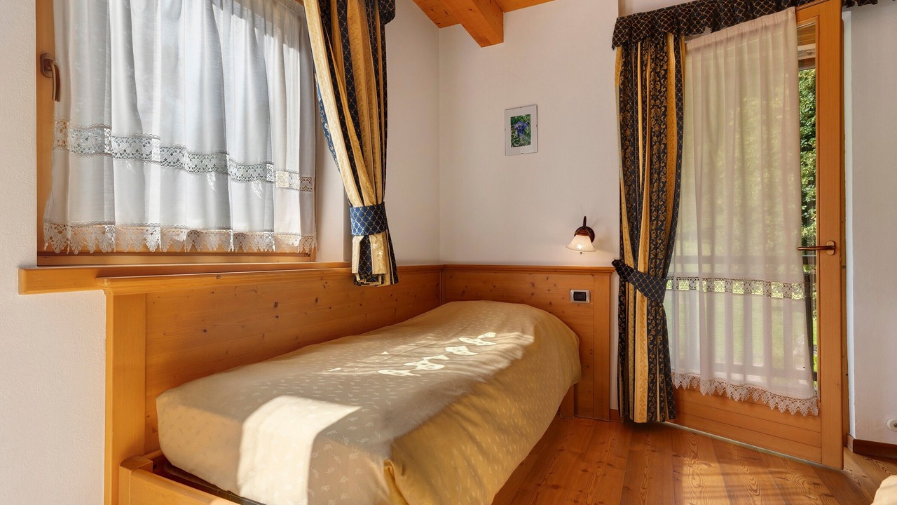 Photo of Bedroom in Caderzone Terme