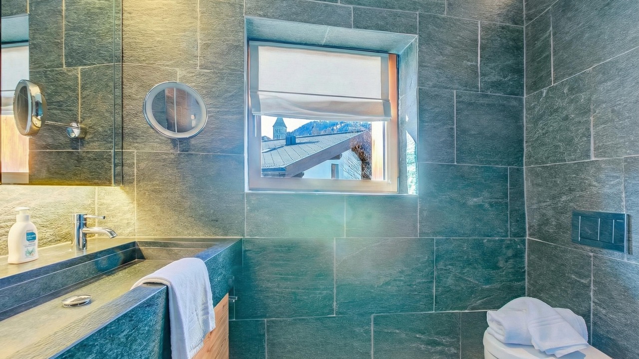 Photo of Bathroom in Samedan