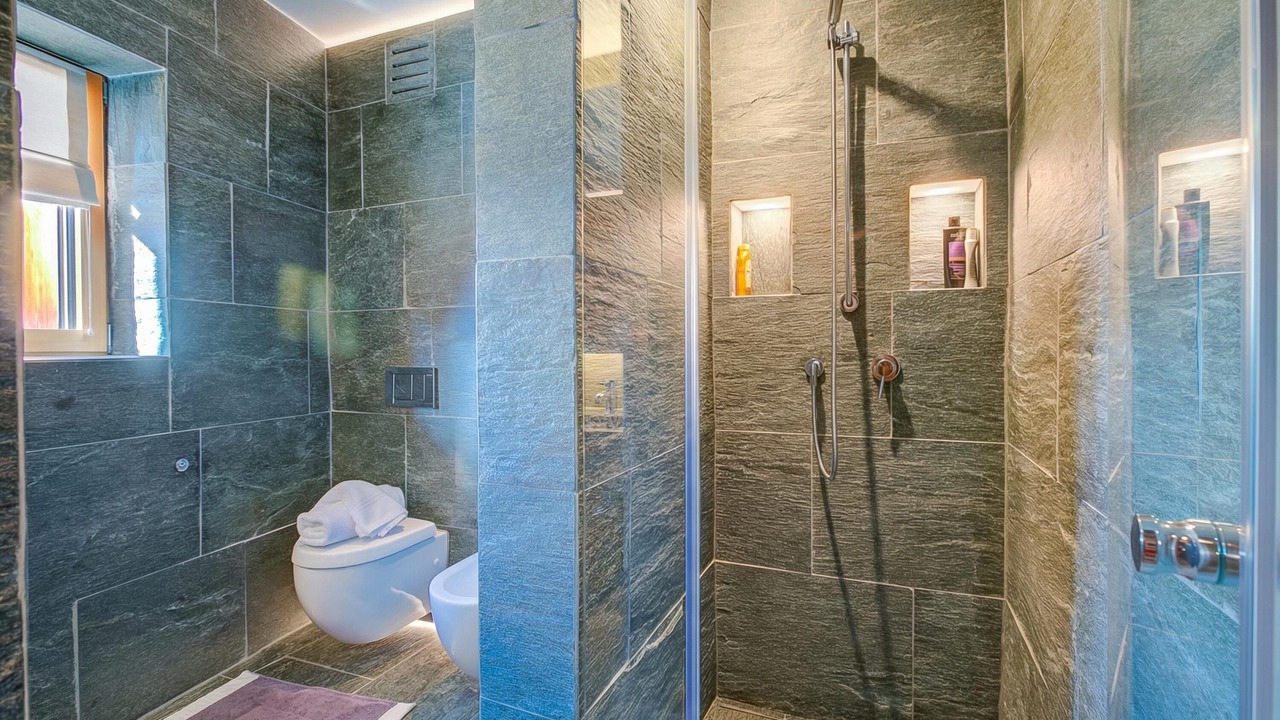 Photo of Bathroom in Samedan