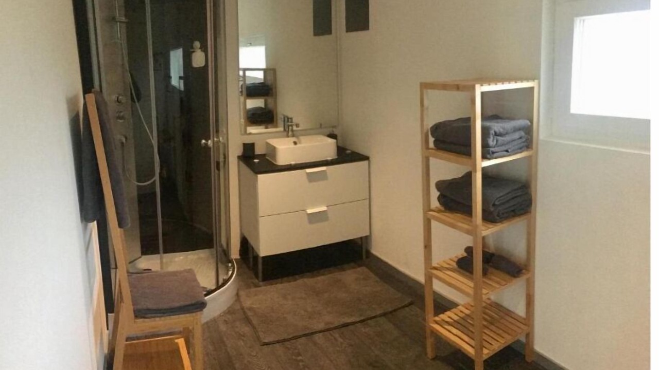 Photo of Bathroom in Lechelles