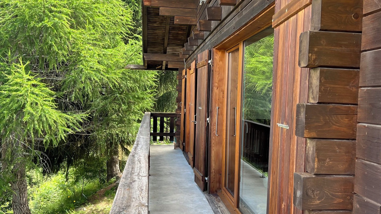 Photo of Outdoor in Saxon