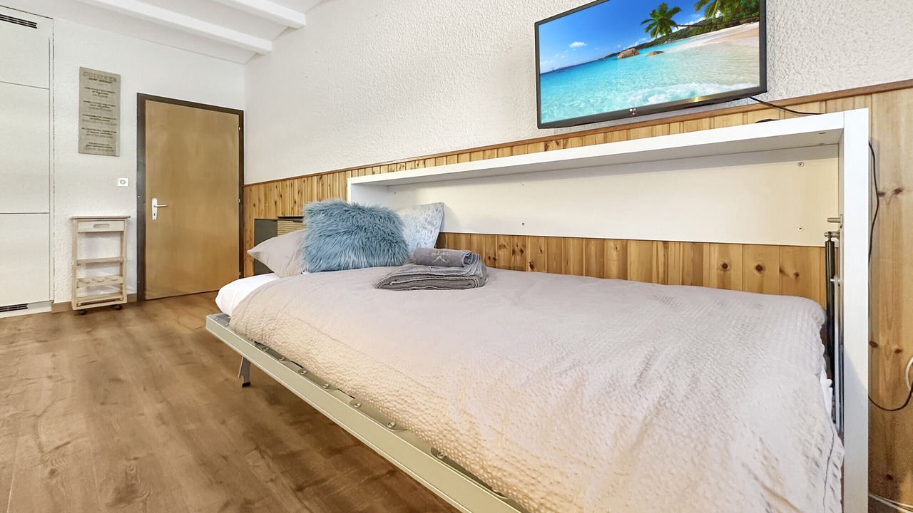 Photo of Bedroom in Vex