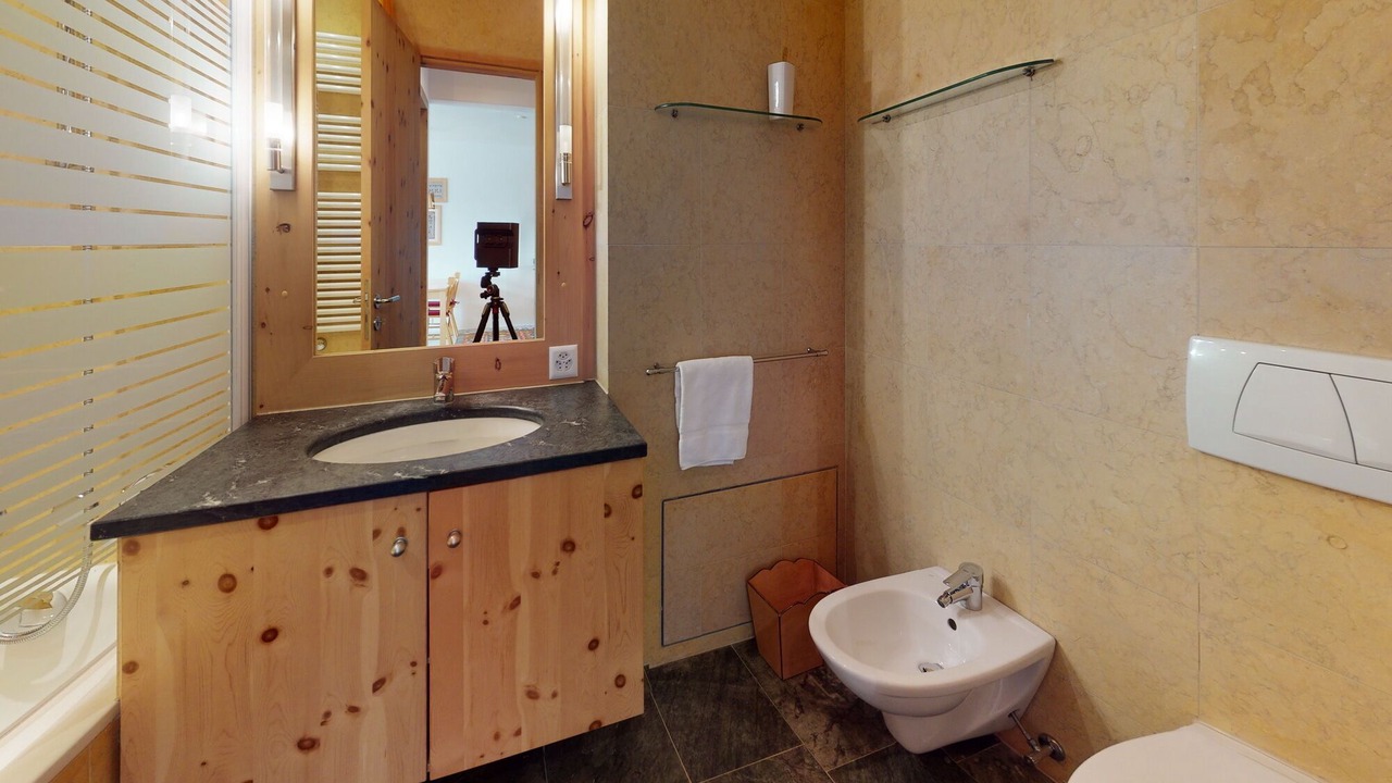 Photo of Bathroom in Samedan
