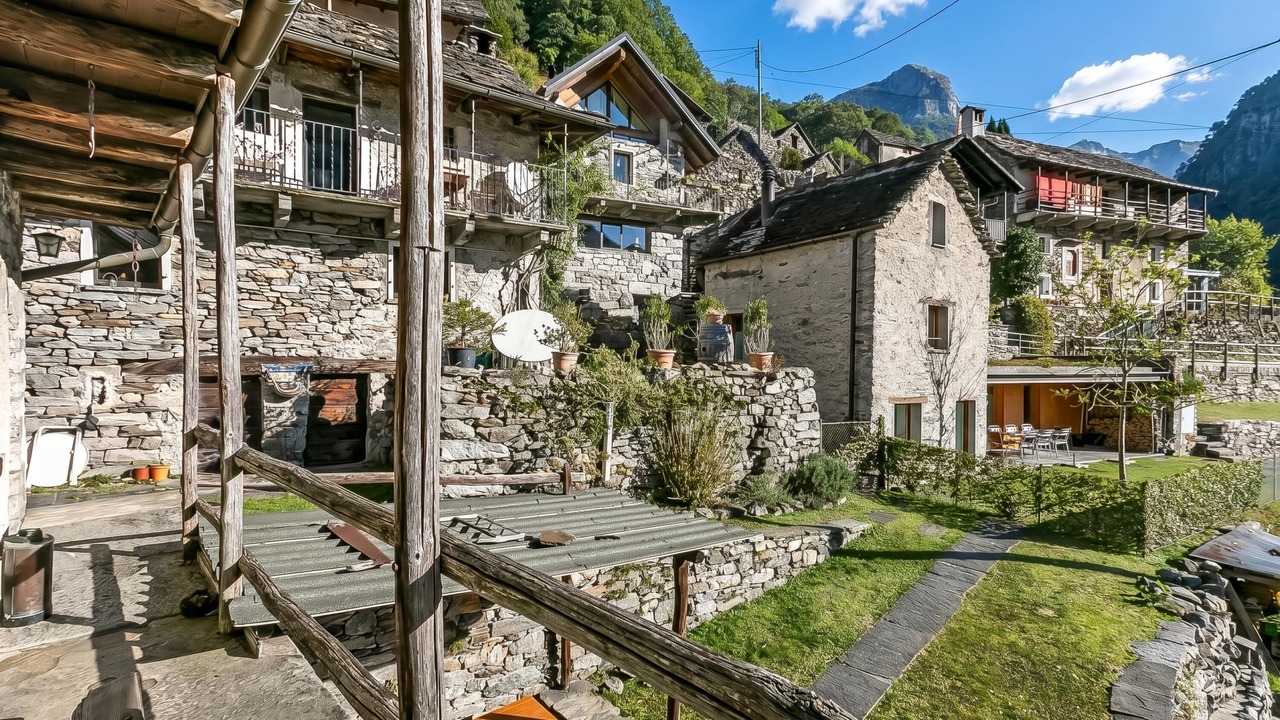 Photo of Patio Balcony in Lavertezzo