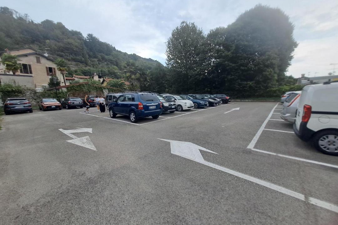 Photo of Others in Lesa