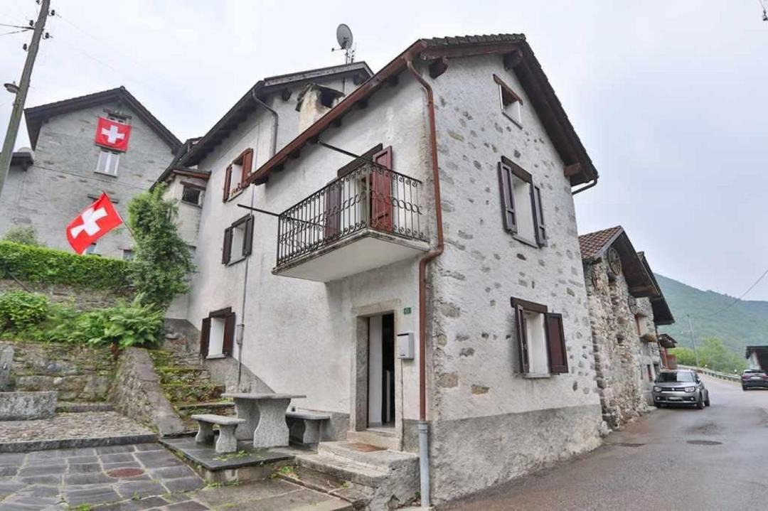 Photo of Buildings in Camedo