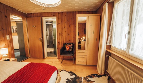 Double Room, 1 Queen Bed, Partial Lake View