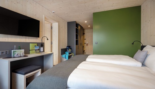 Friends & Family 2-Bedroom Riverside