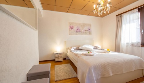 Family Apartment, 2 Bedrooms, 2 Bathrooms, Mountainside (Chiara's Home with Balcony)