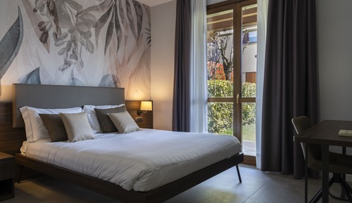 Double Room, Pool View, Garden Area