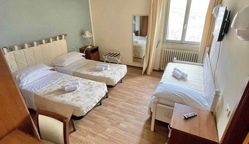 Standard Triple Room, Lake View