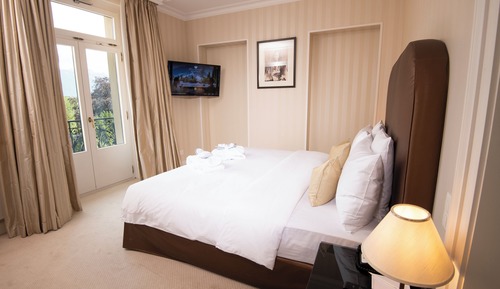 Deluxe Suite, Balcony, Partial Lake View