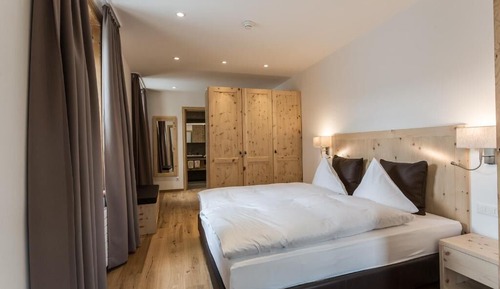 Classic Double Room, Balcony, Mountain View