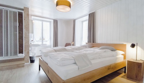 Double room (Säumer) with shared toilet