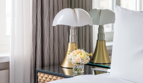Suite, River View, Corner