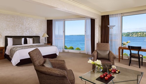 Junior Suite, 1 King Bed, Lake View