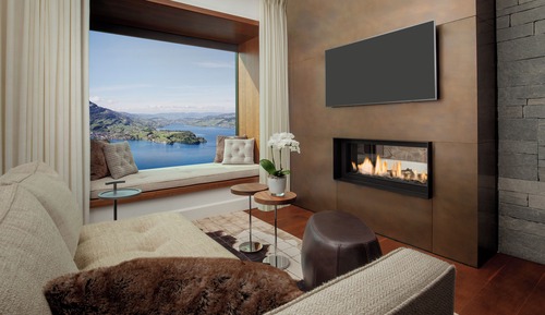 Contemporary Lake view Bay Suite with Spa Access