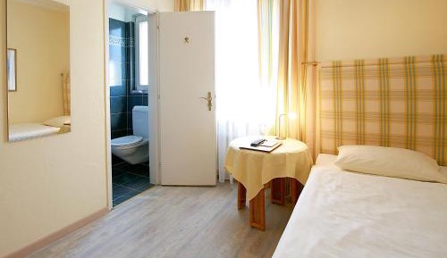 Classic Single Room