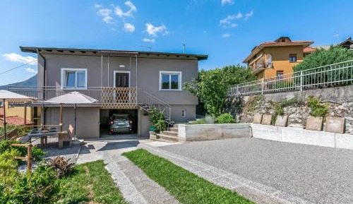 Villa with Garden View