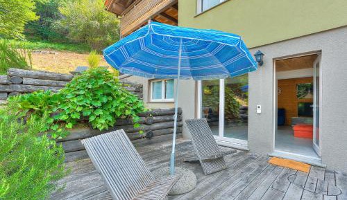 Apartment with Mountain View