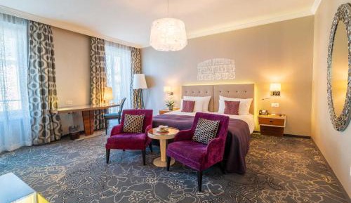 Deluxe Double or Twin Room with City View