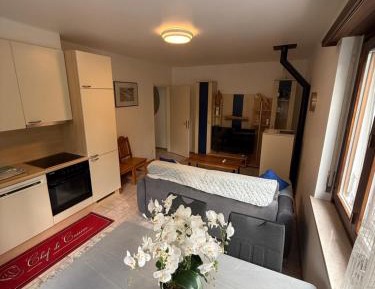 Two-Bedroom Apartment with Mountain View