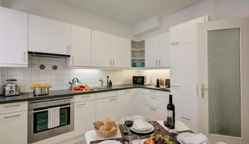 One-Bedroom Apartment with Terrace