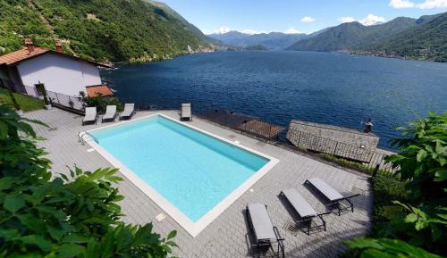 Apartment with Lake View