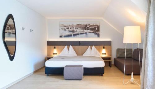 Junior Suite with Lake View