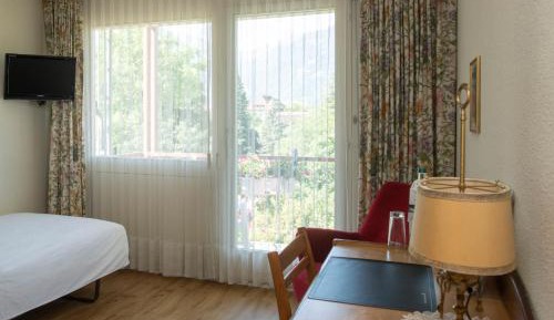 Single Room with Mountain View and Balcony