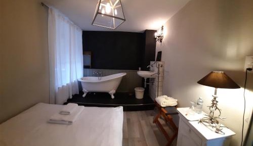 Queen Room with Garden View