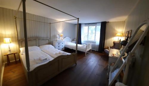 Triple Room with Shared Bathroom