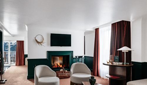 Suite with Mountain View