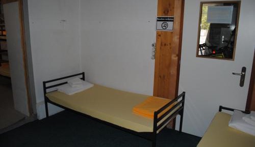 Single Bed in Mixed Dormitory Room
