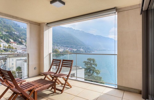 Montreux Apartment | Nice apartment for 4 people with pool, WIFI, A/C, hot tub, TV, balcony, panoramic view and parking