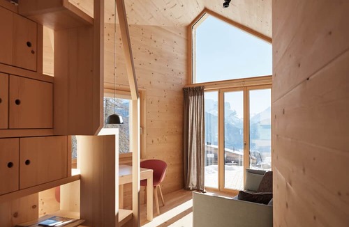 Mathon House | Pensiun Laresch