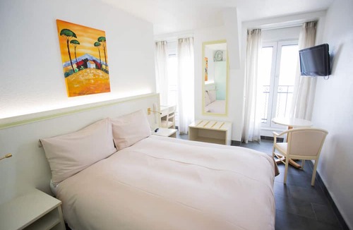 Villeneuve Hotel | Hotel Du Port