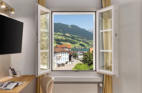 Sachseln Hotel | Hotel Kreuz by b smart