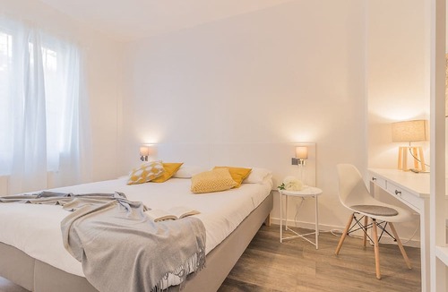 Fiumelatte Apartment | The Apple House