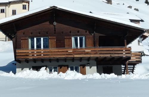 Bivio House | Detached house on the river within walking distance of the village and ski lifts