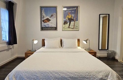 Unterseen Hotel | The Aarburg Hotel & Café