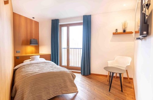 Maloja Bed & Breakfast | Longhin