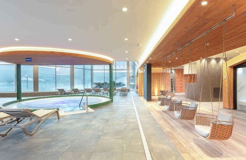 Ovronnaz Apartment | Holiday apartment with fitness room and wellness area