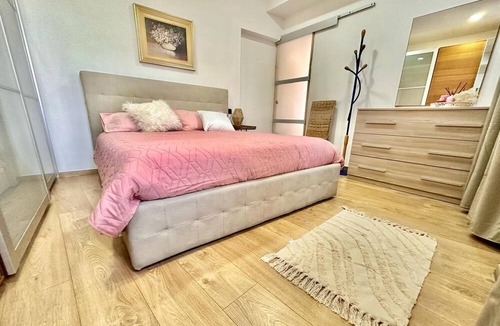 Porto Ceresio Apartment | Detached apartment, one step away from the lake, in the historic center of Porto