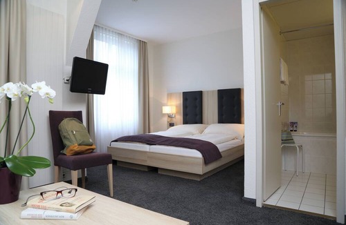 Central Interlaken Hotel | Hotel Lötschberg