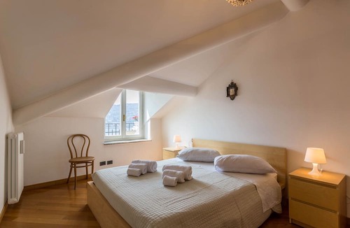 Como Apartment | Apartment "Attico Vista Lago" in Como with Lake View, Wi-Fi & Terrace