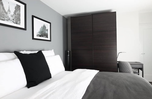 Mattenhof-Weissenbuhl Apartment | Armotti Friedheim 1 Bedroom + Guest Bedroom/Office