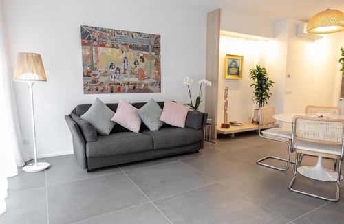 Como Apartment | Central Como · Private Garden & Garage · Sleeps 5