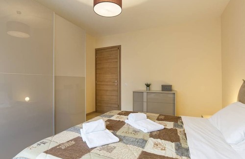 Savosa Apartment | Delightful two-bedroom apartment in residential neighborhood, Savosa - GIRASOLE