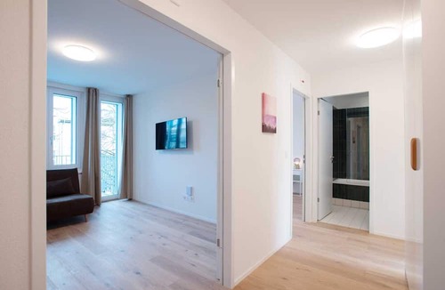 Center Apartment | ZH Pink GF - Letzigrund HITrental Apartment